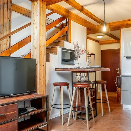 Apartman Mezonet Na Namesti *