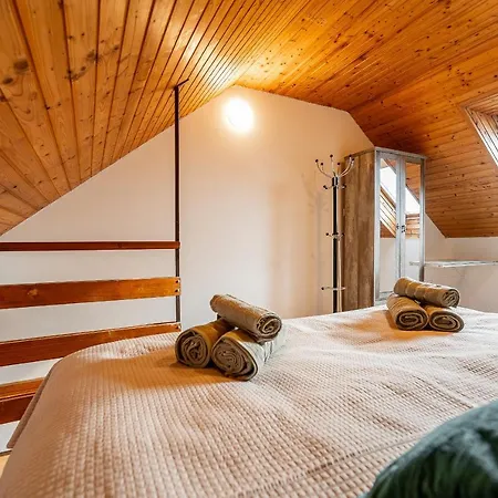 Apartman Mezonet Na Namesti *