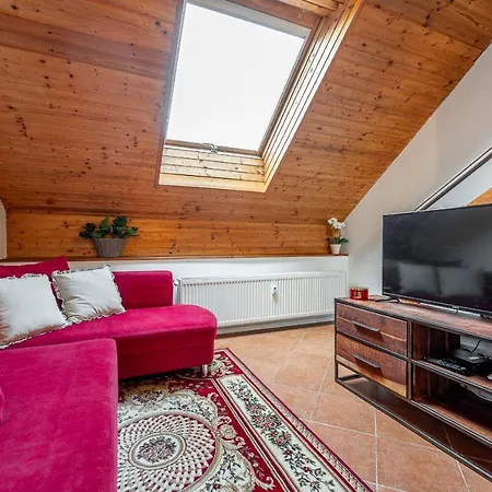 Mezonet Na Namesti * 科希策