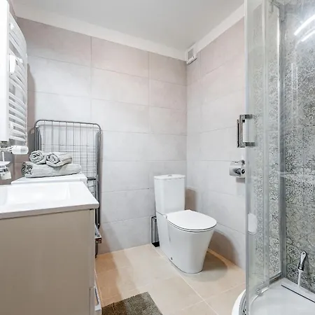 Apartman Mezonet Na Namesti Kassa